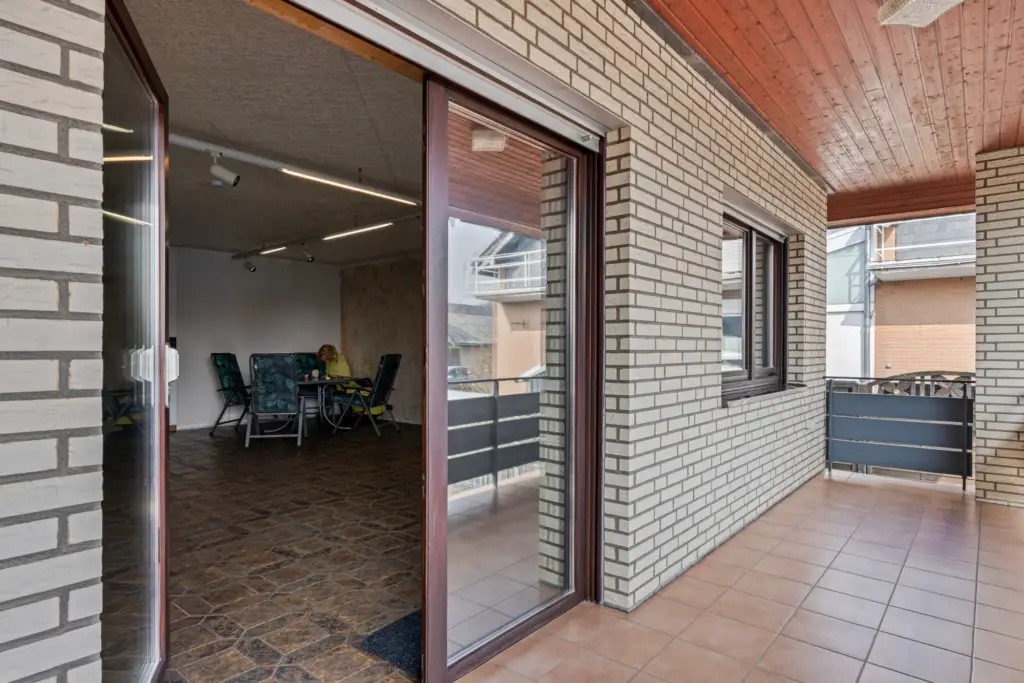Zweifamilienhaus mit Büro-Einheit – Bild 5
